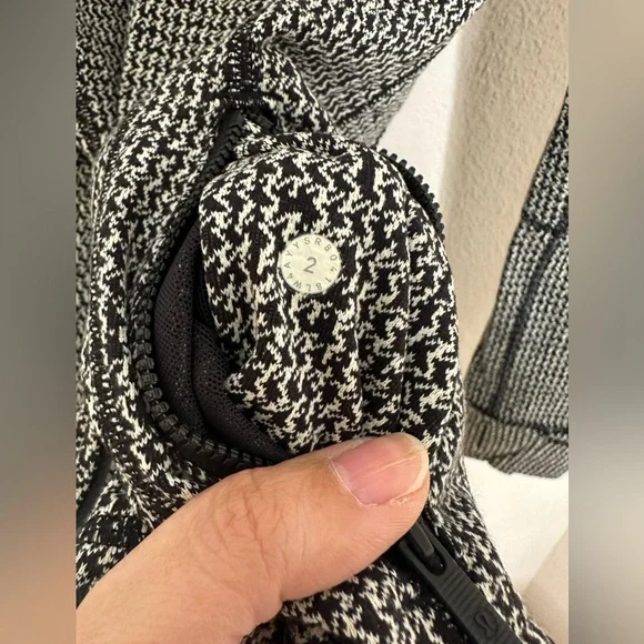 Lululemon define zip up jacket Sz 2 - Picture 5 of 8